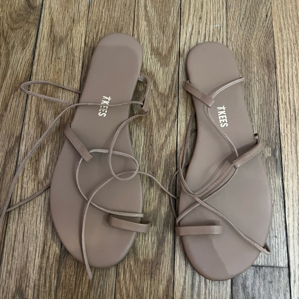 TKEES Tan Minimalist Sandals Sleek Design
